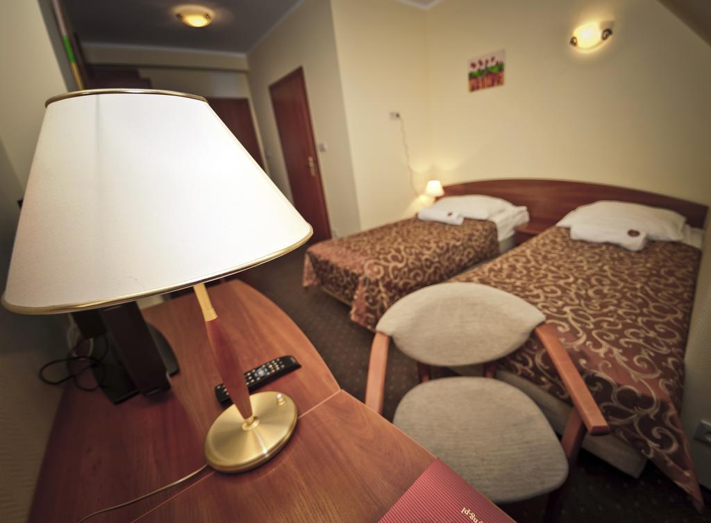 Hotel Wityng Ślesin Habitación foto