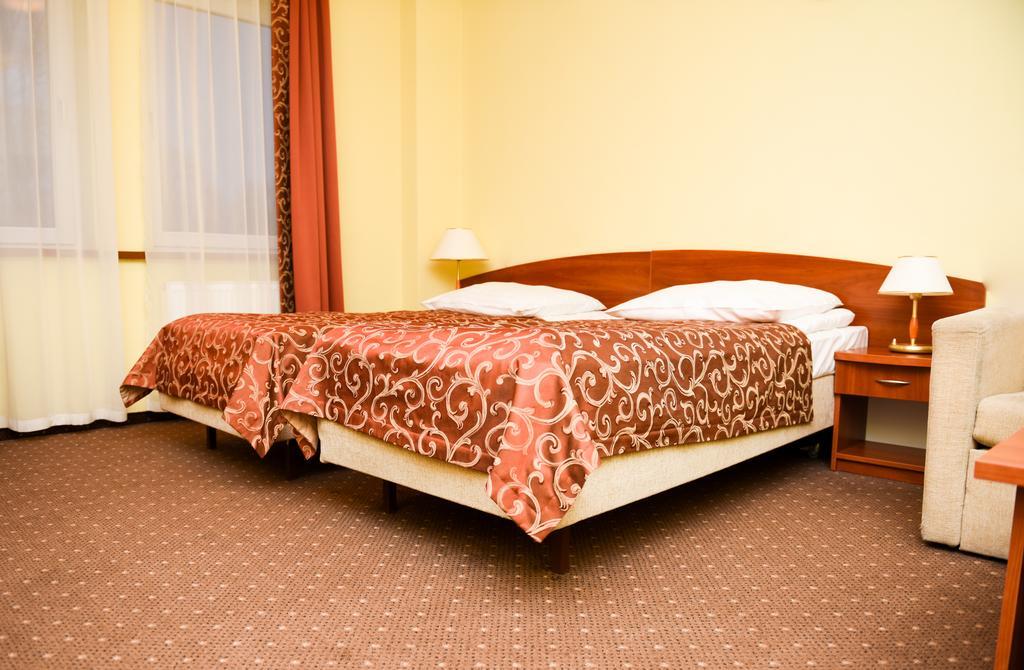 Hotel Wityng Ślesin Habitación foto