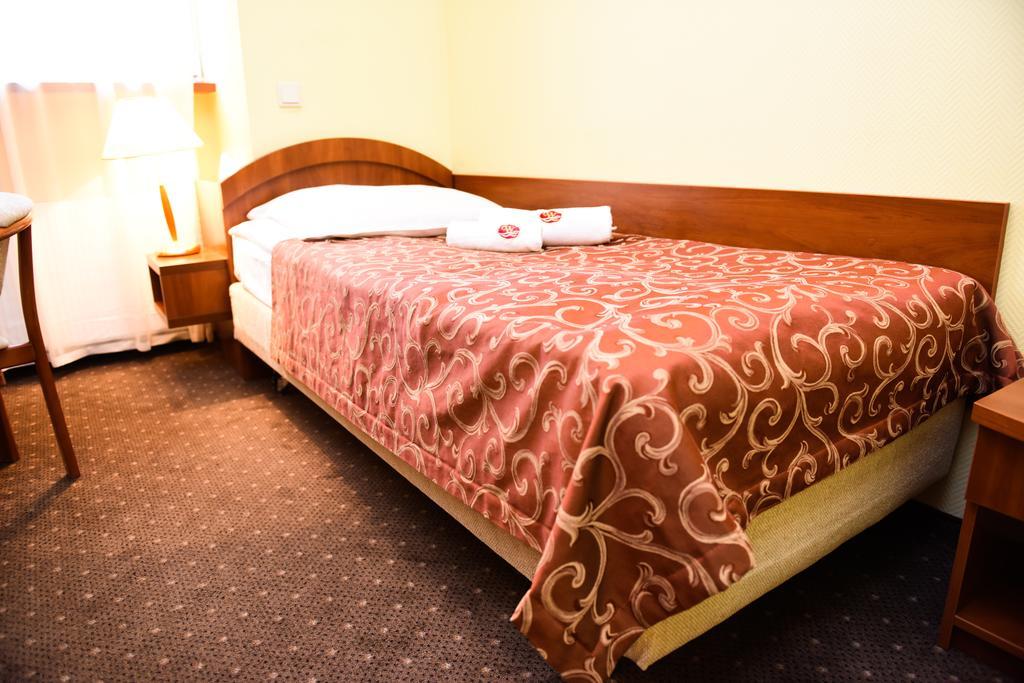 Hotel Wityng Ślesin Habitación foto